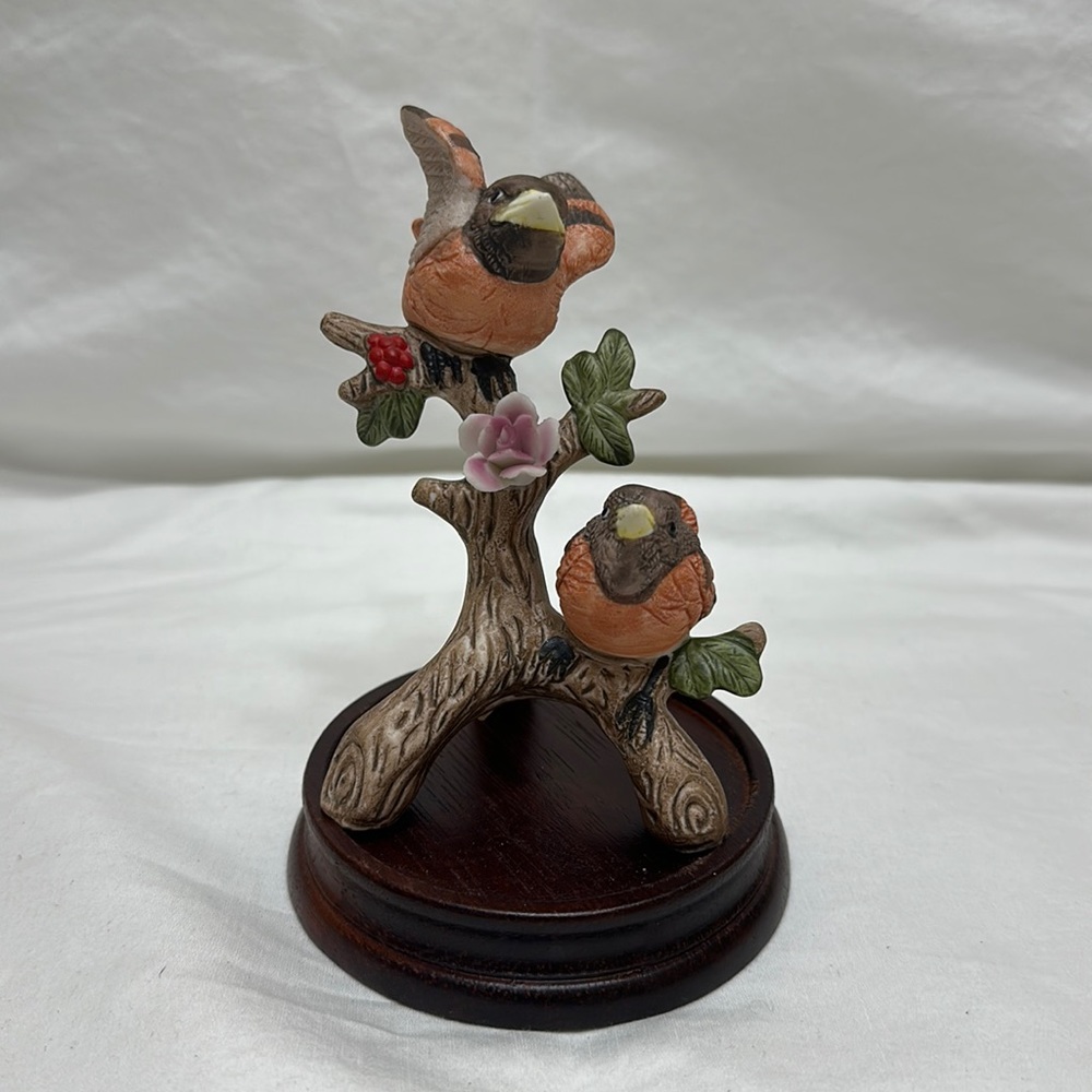 Bird sculpture